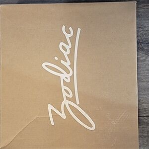 Womens Size 6.5 Zodiac heeled booties